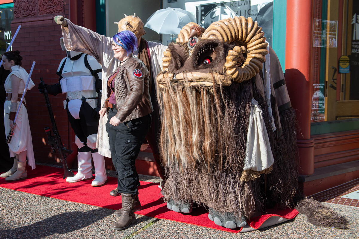 FOREST.MOON.2024.FRIDAY.MARKET.DSC_7783