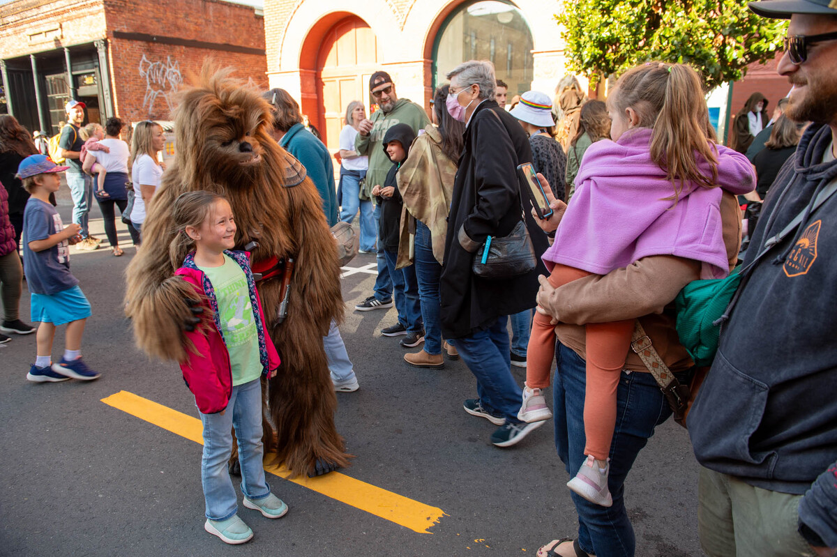 FOREST.MOON.2024.FRIDAY.MARKET.DSC_7844