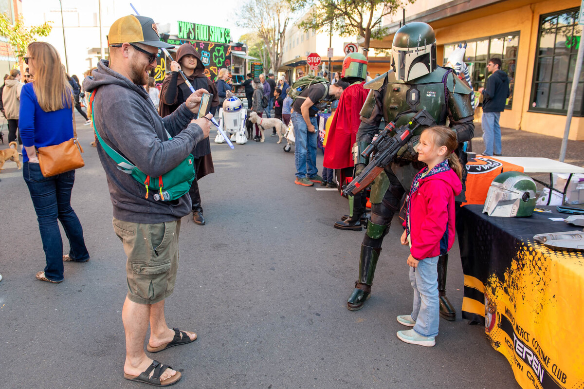 FOREST.MOON.2024.FRIDAY.MARKET.DSC_7850