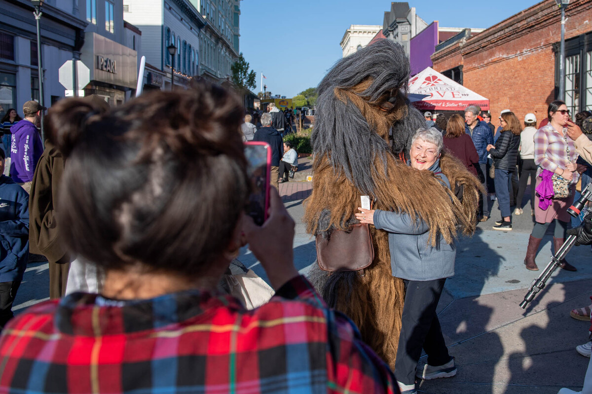 FOREST.MOON.2024.FRIDAY.MARKET.DSC_7886