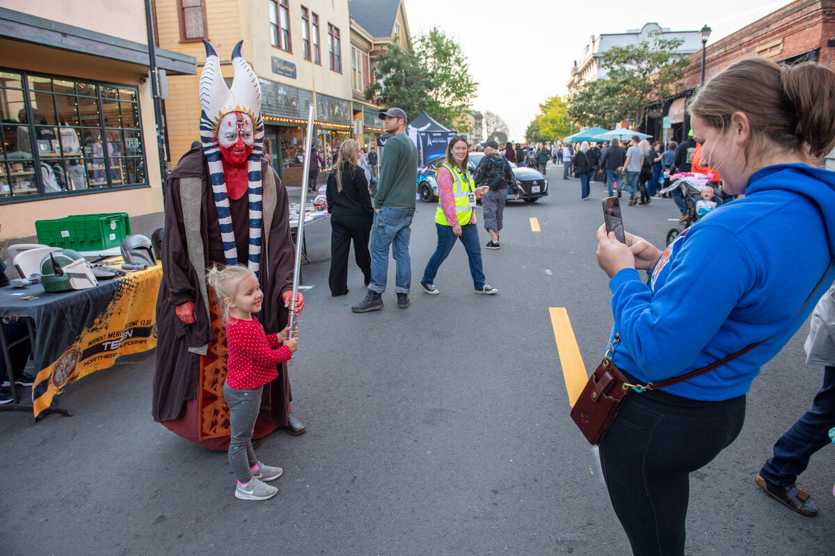 FOREST.MOON.2024.FRIDAY.MARKET.DSC_8071